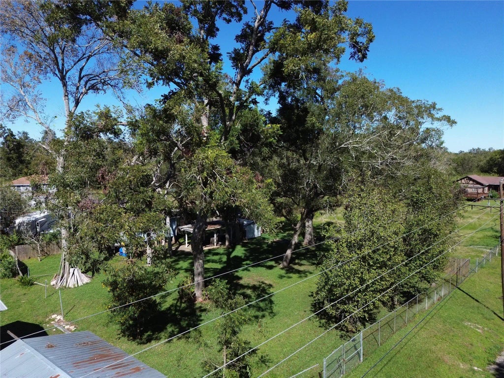 170 N County Road 30, Angleton