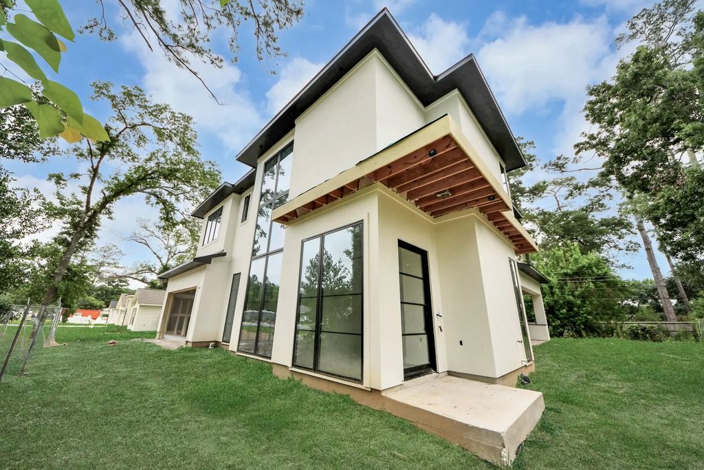9926 Warwana Road, Houston