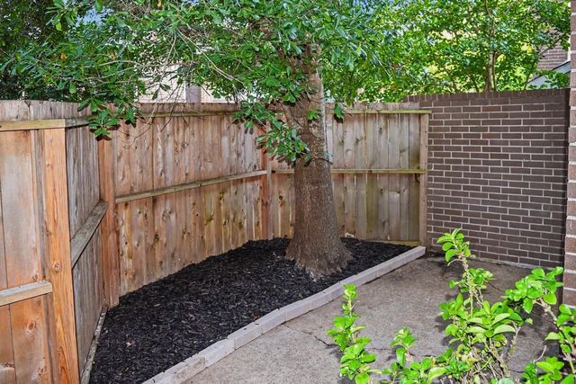 13776 Hollowgreen Drive 407, Houston