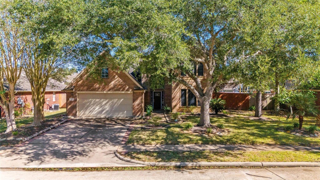 1605 Gatecreek Drive, Pearland