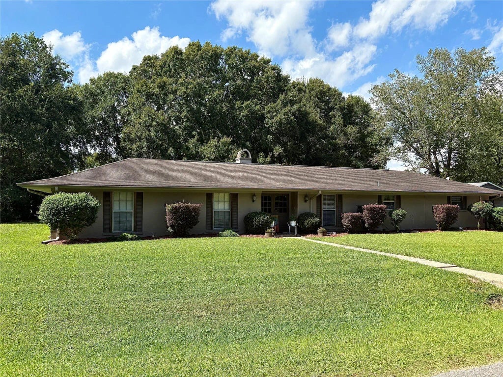 300 Bayou Drive, Beaumont