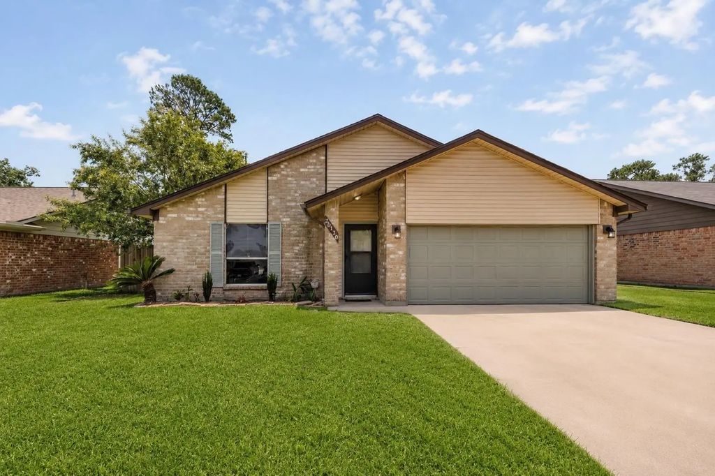 20110 Misty Pines Drive, Humble