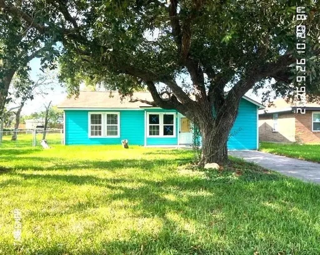 1713 N Avenue H, Freeport