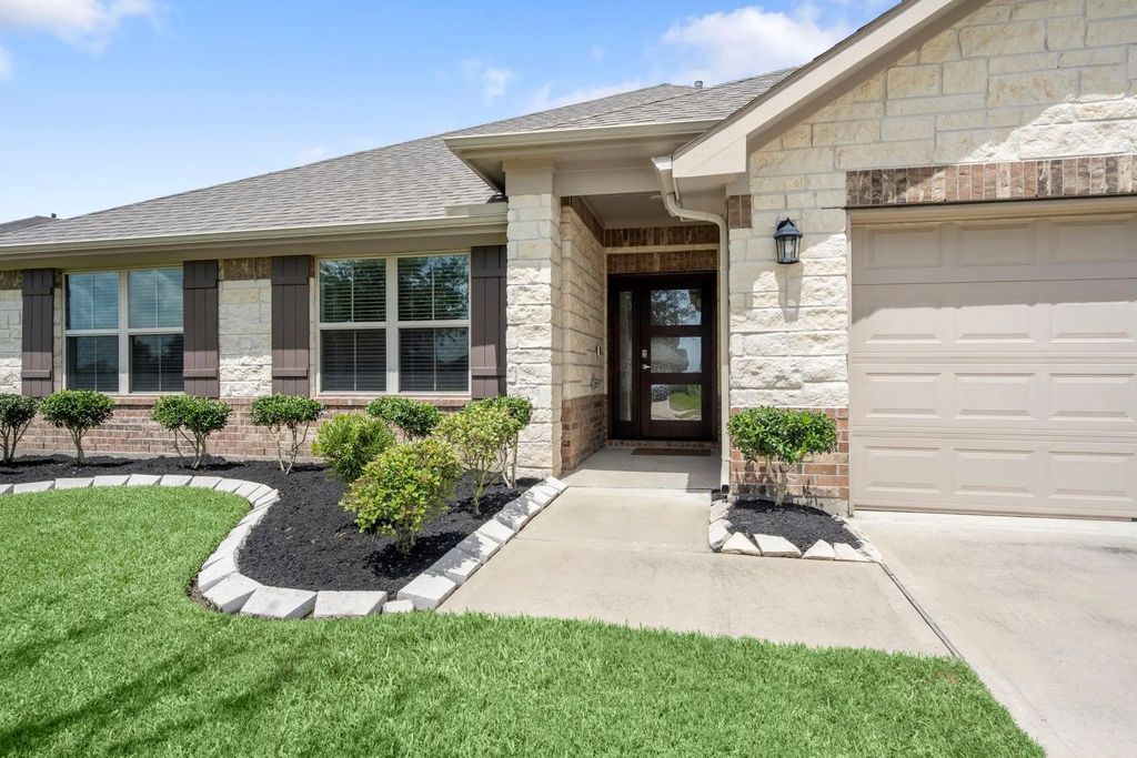 10203 Whitney Reach Drive, Rosharon