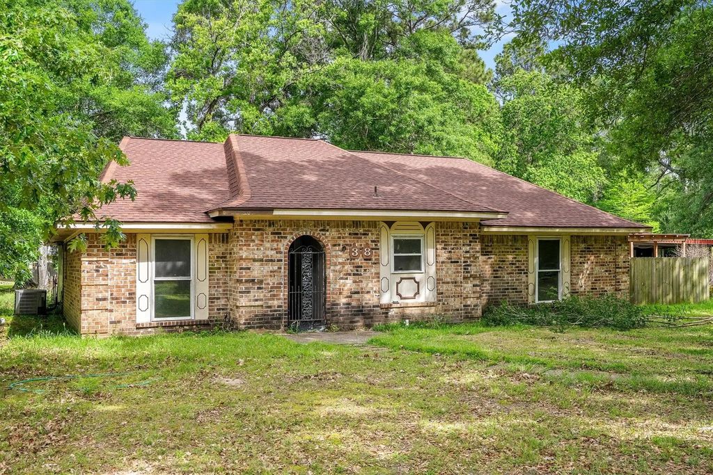 38 Woodbranch Drive, Woodbranch