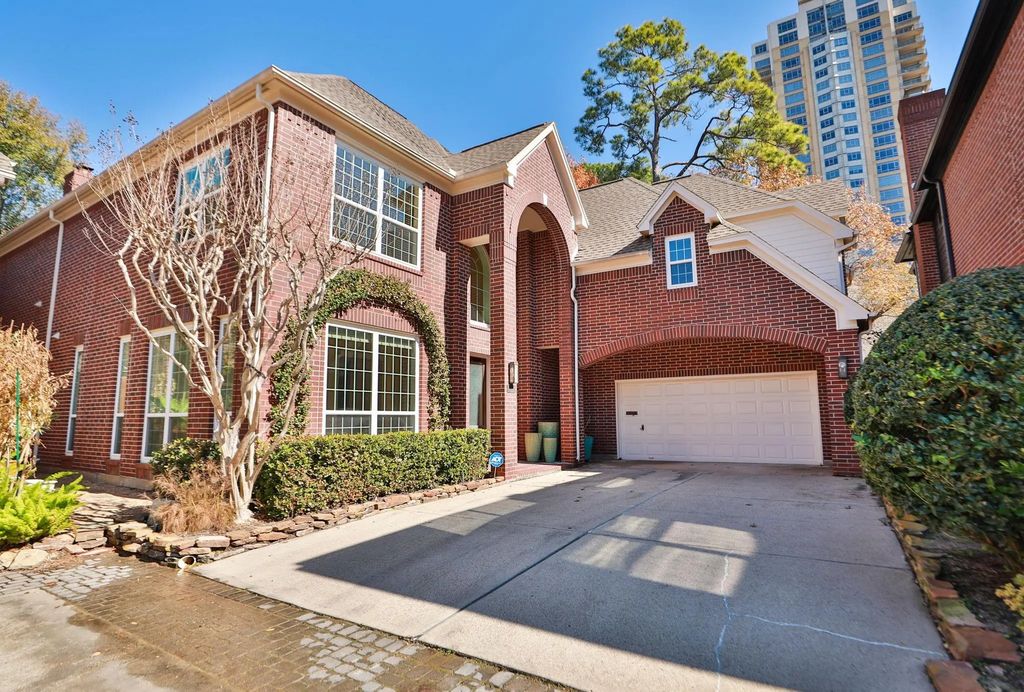 106 N Wynden Estates Court, Houston