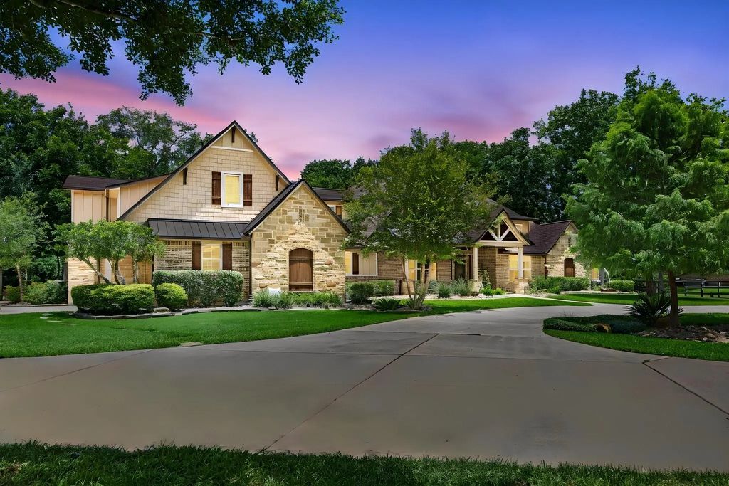 2734 Forest View, Richmond