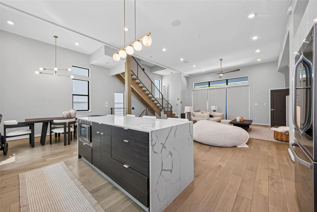 607 Memorial Heights Drive, Houston