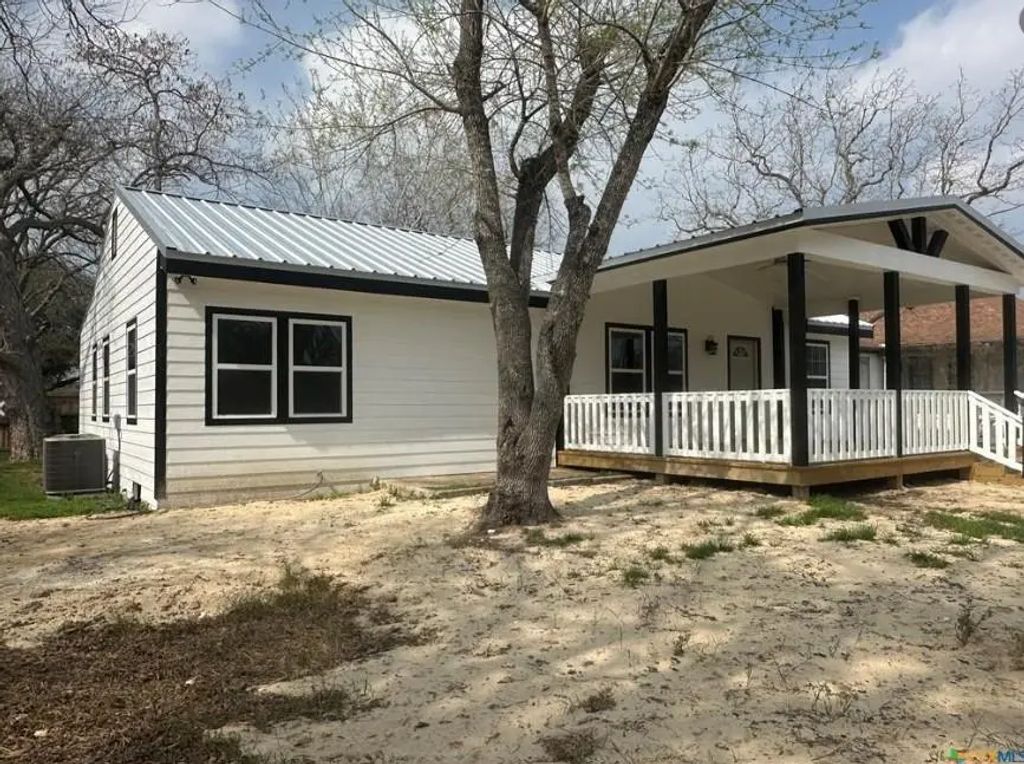 1008 Gonzales St, Cuero