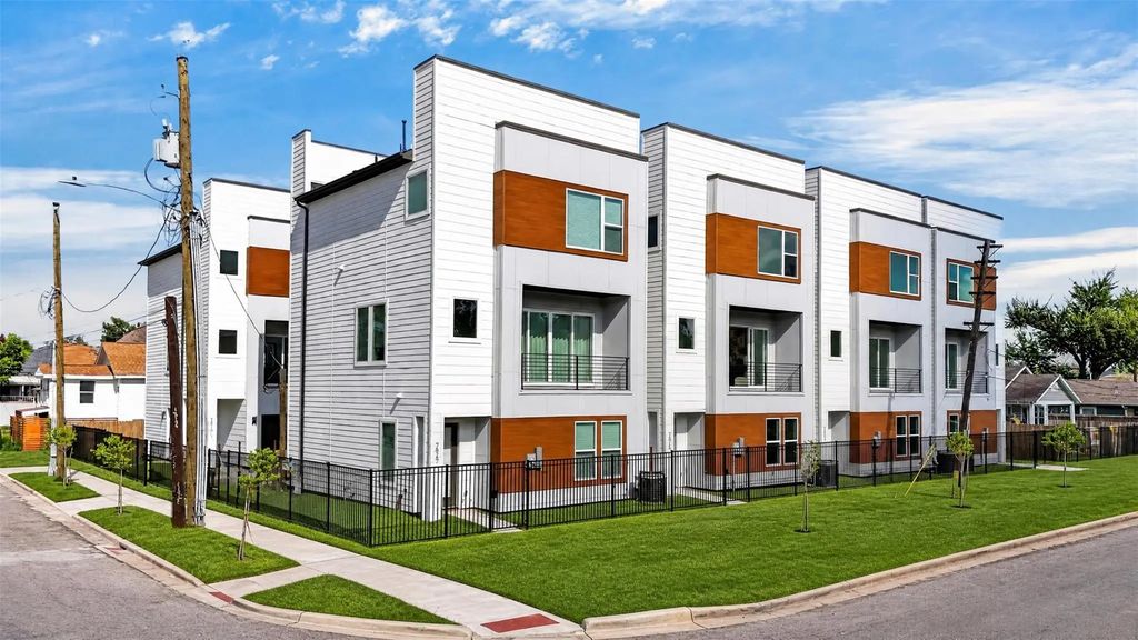 2421 Harrington Street, Houston