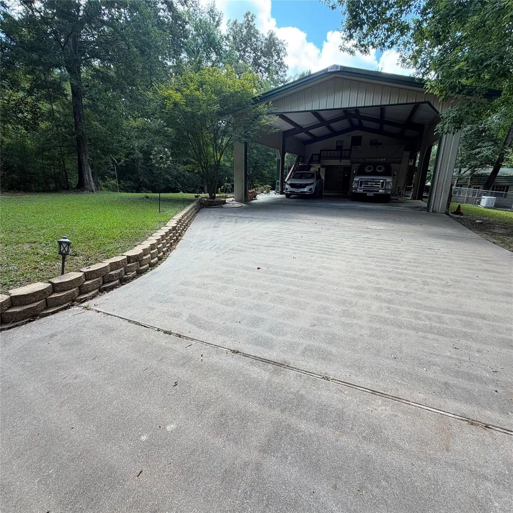 149 S Dove, Livingston