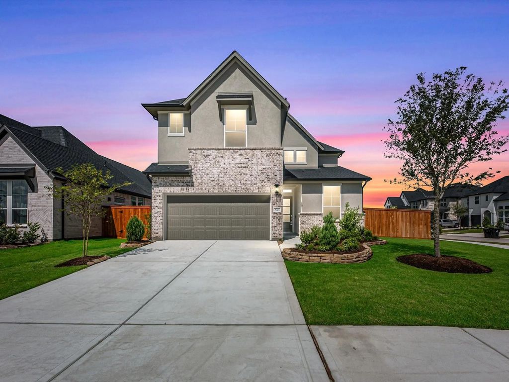 8002 Treetop View Drive, Fulshear