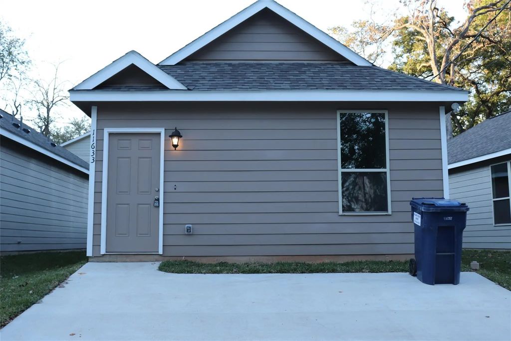 11633 Vistawood Street, Willis