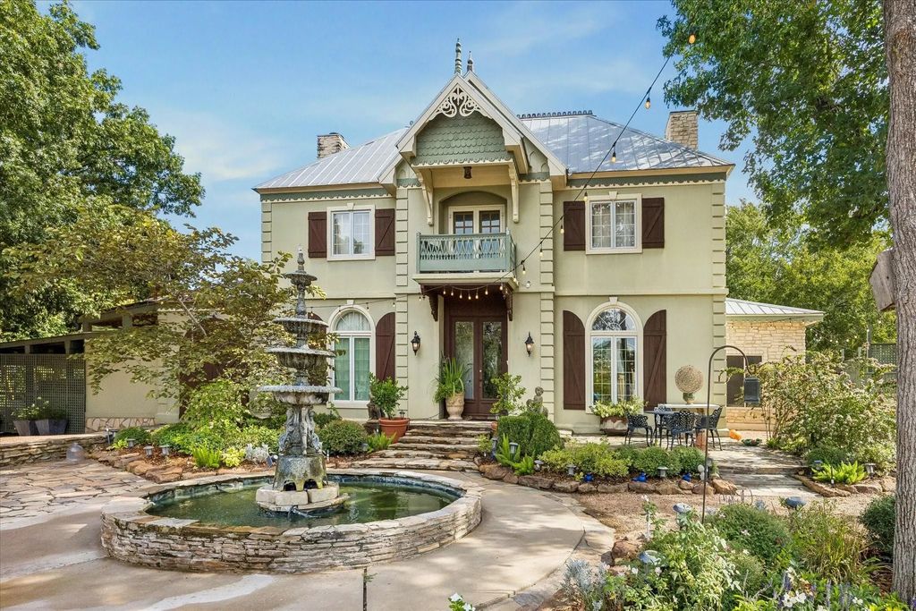 207 W Mill Street, Round Top