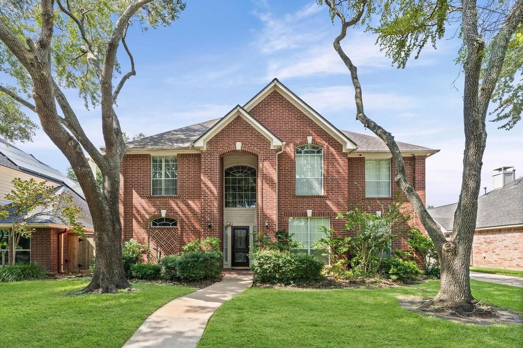 2218 Cypress Run Drive, Sugar Land