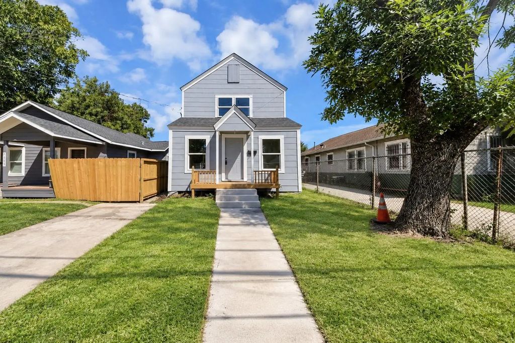 7025 Canal Street, Houston