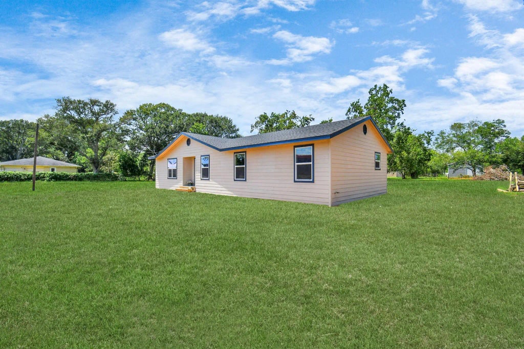 1030 San Felipe Road, Sealy
