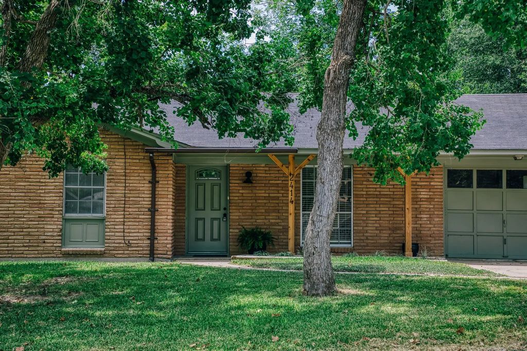 2414 Airline Drive, Brenham