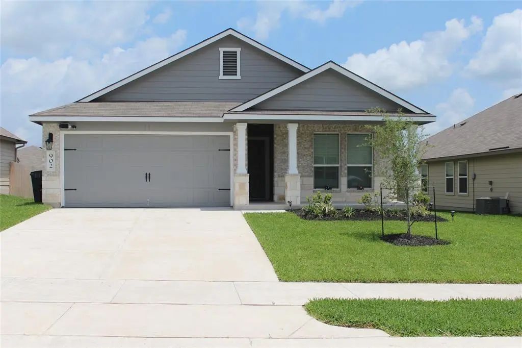 902 Briscoe Street, Brenham