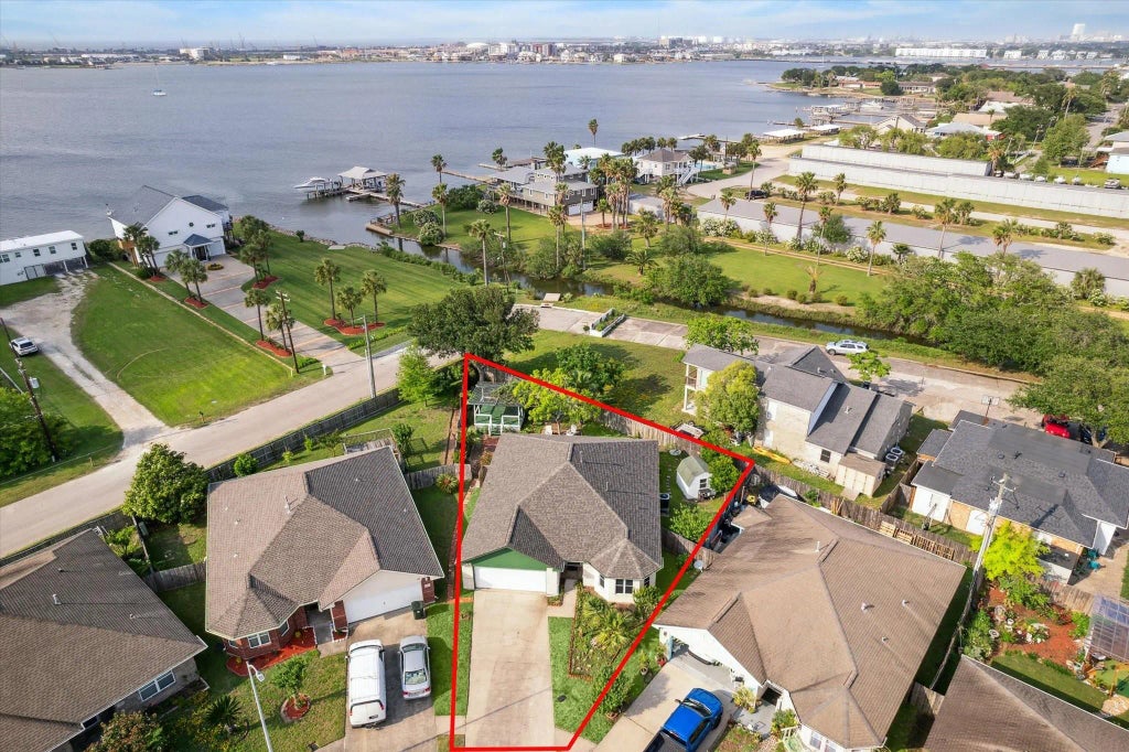 24 Clara Barton Lane, Galveston