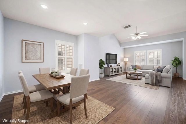 934 W Heights Hollow Lane, Houston