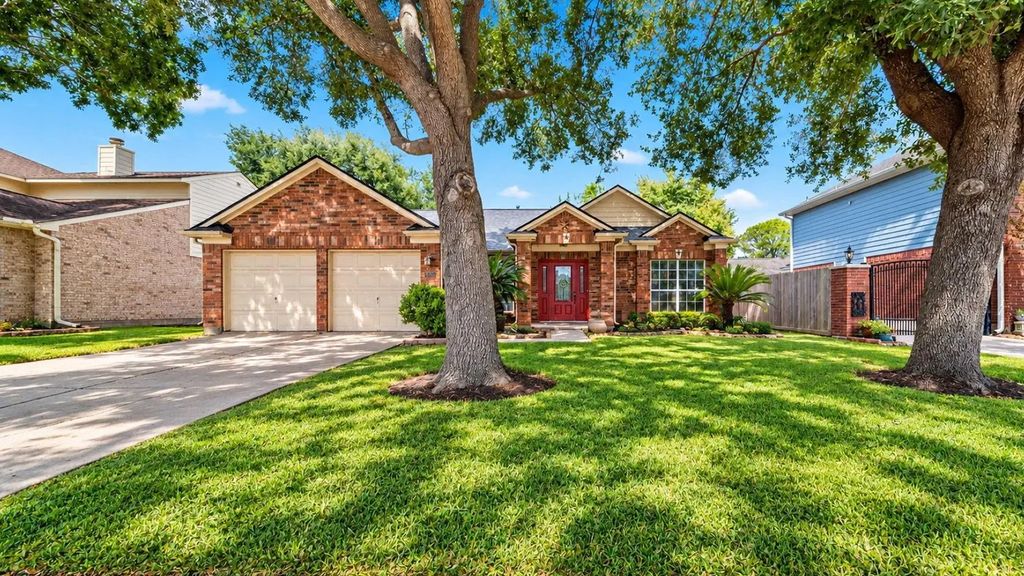 7035 Redwood Falls Drive, Pasadena