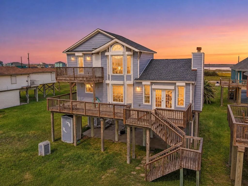 4806 Bluewater Drive, Freeport