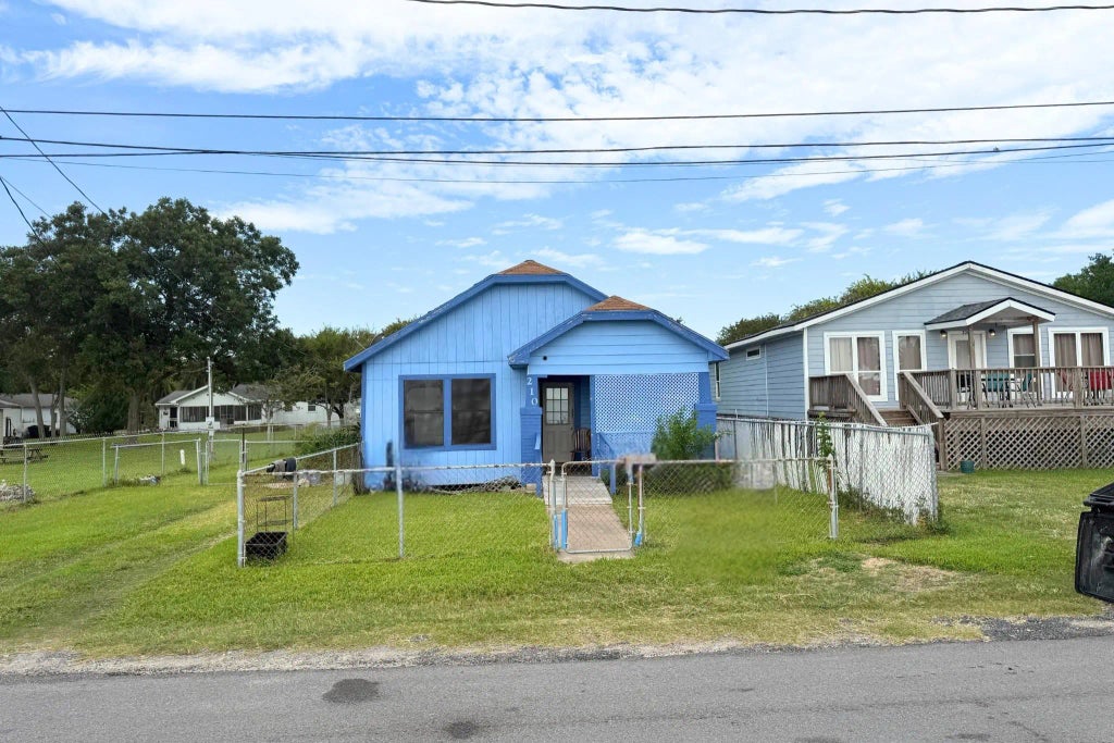 210 1st Street, Dickinson