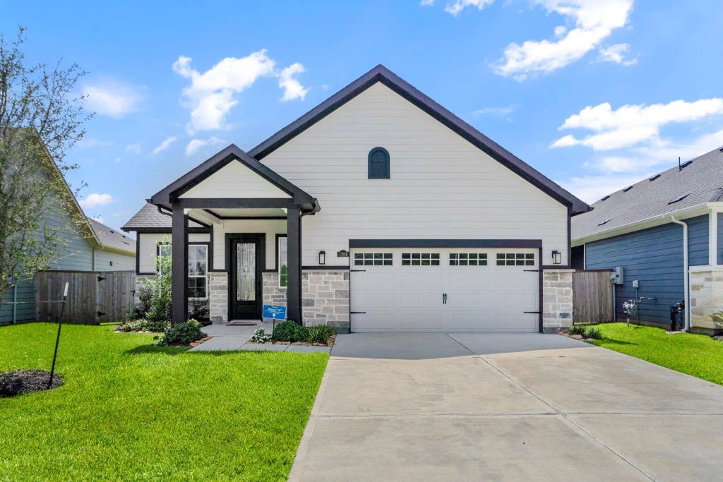 1206 Hidden Oaks Dr, Tomball