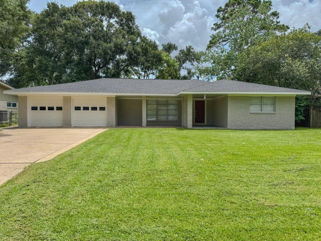 311 Crystal Street, League City