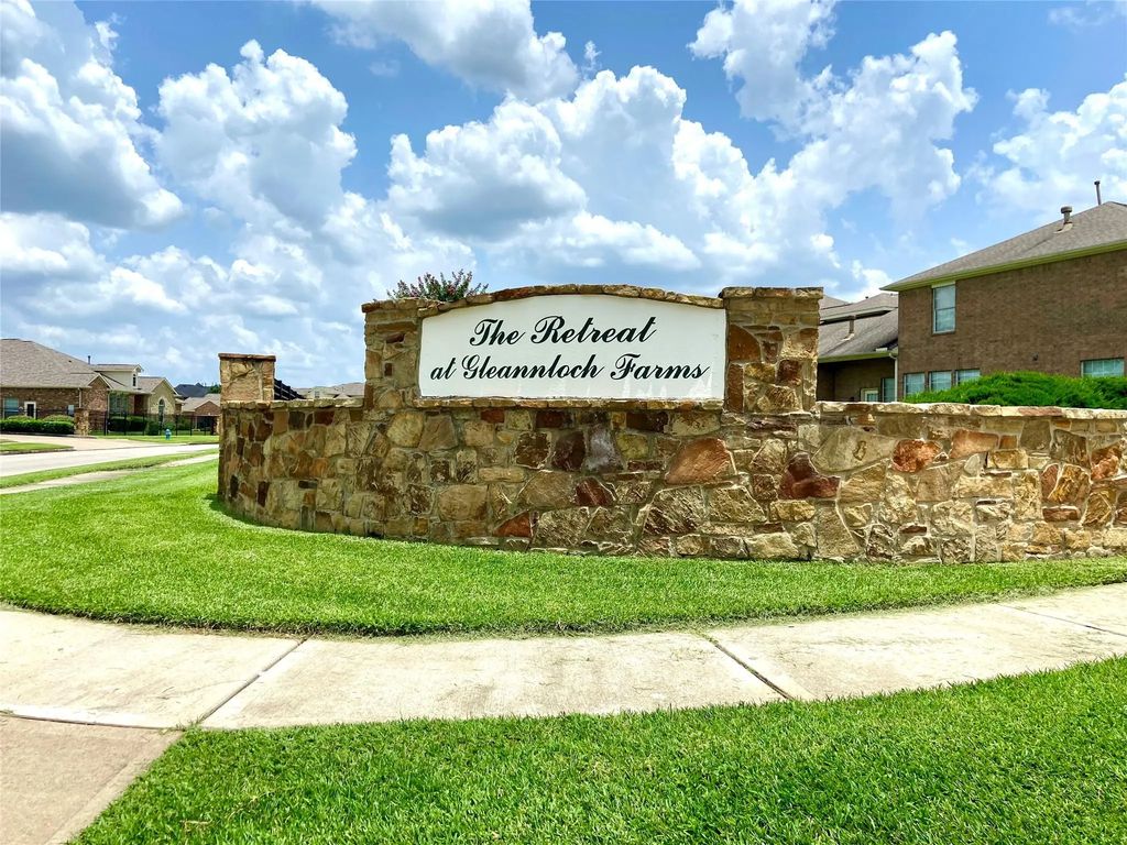 8413 Ketan Loch Court, Spring