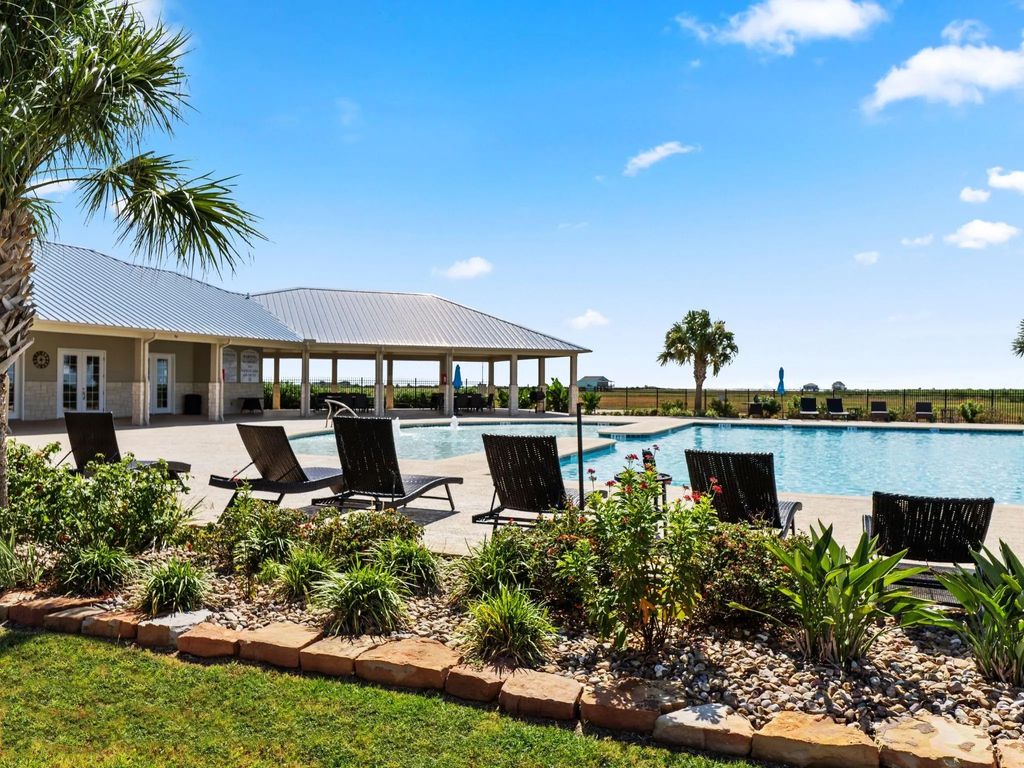 3037 Sandy Lane, Palacios