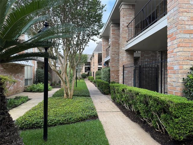 2224 S Piney Point Road 223, Houston