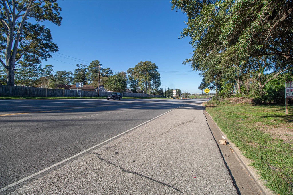 1400 W Church Street, Livingston