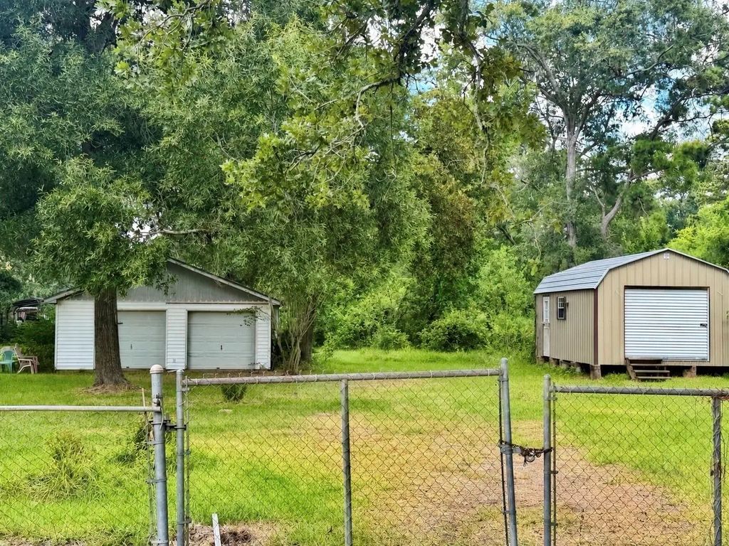 22931 Birch Street, Porter