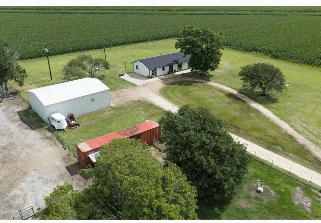 1737 County Road 425, Clemville