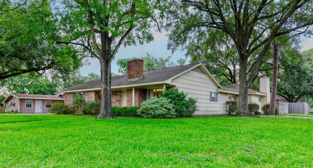 7043 Carvel Lane, Houston