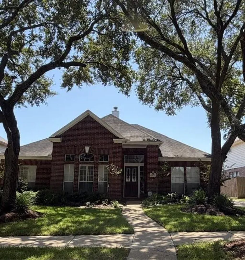 4907 Bend Court, Sugar Land