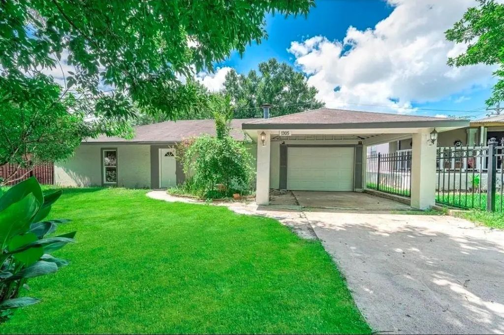 1305 Winchester Dr, Richmond