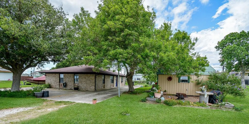 1495 W Bayshore Drive, Palacios