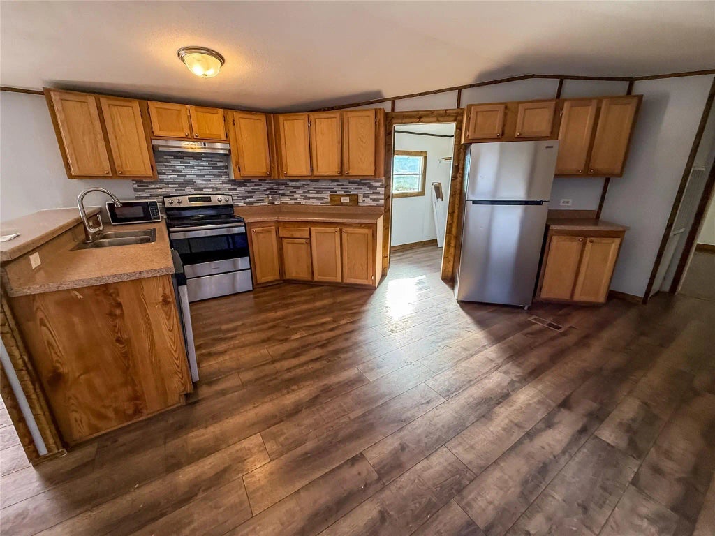 861 County Road 947 C, Alvin