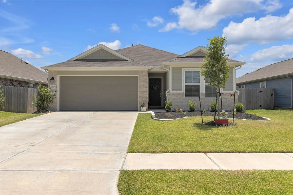 1207 Cavalry Junction Drive, Alvin