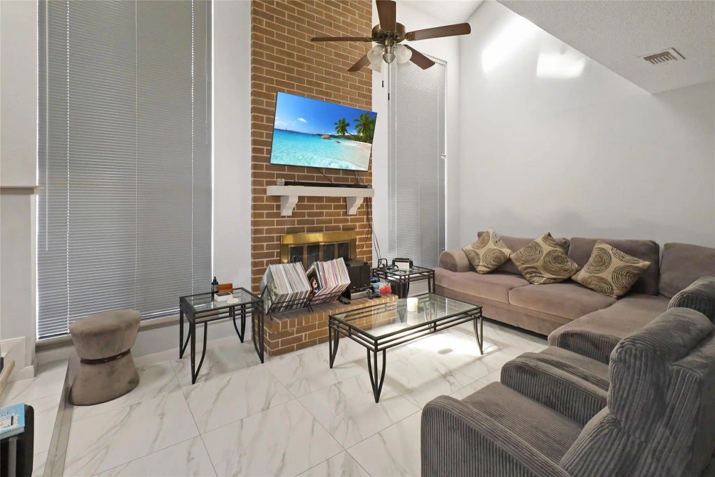 13798 Hollowgreen Drive 305, Houston