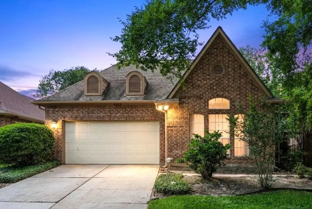 4215 Valley Glade Drive, Houston