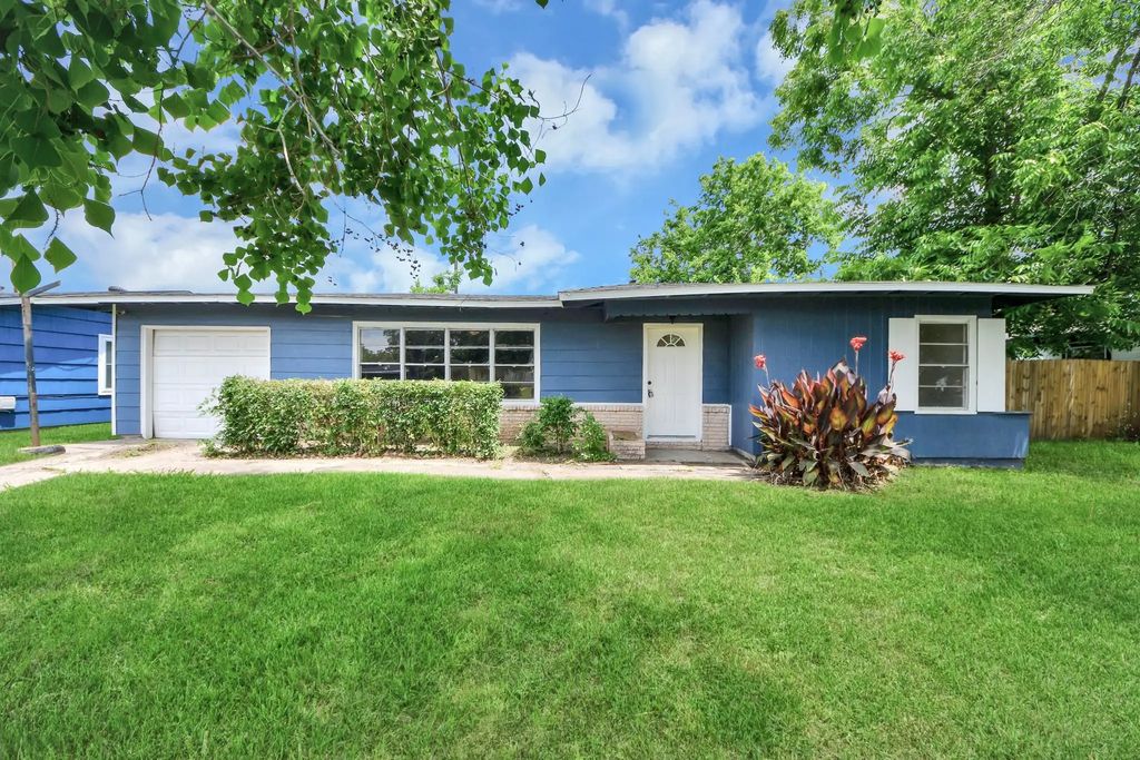 5875 Belcrest Street, Houston