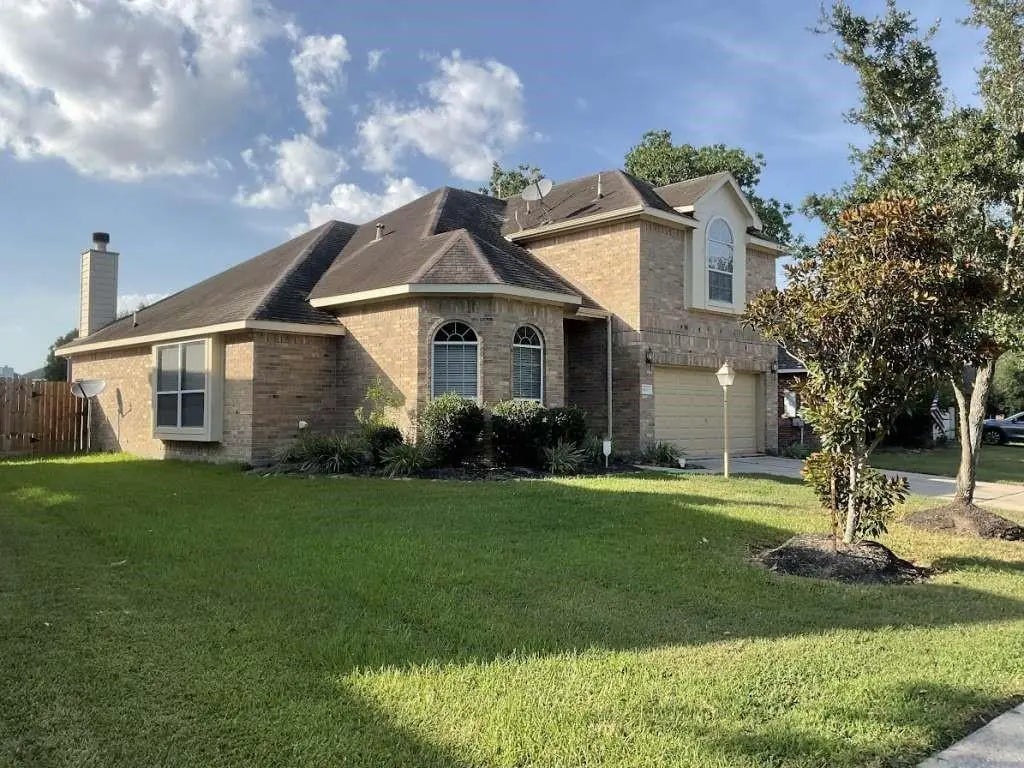 4320 Blossomwood Drive, League City