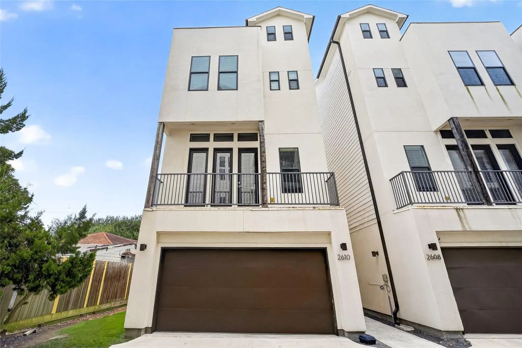 2610 Polk Street, Houston