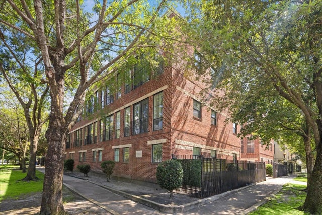 100 Mcgowen Street A, Houston