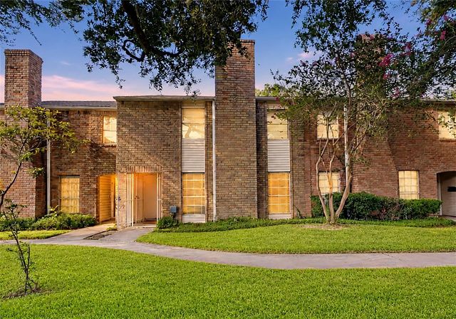 8714 Wilcrest Drive 8714, Houston