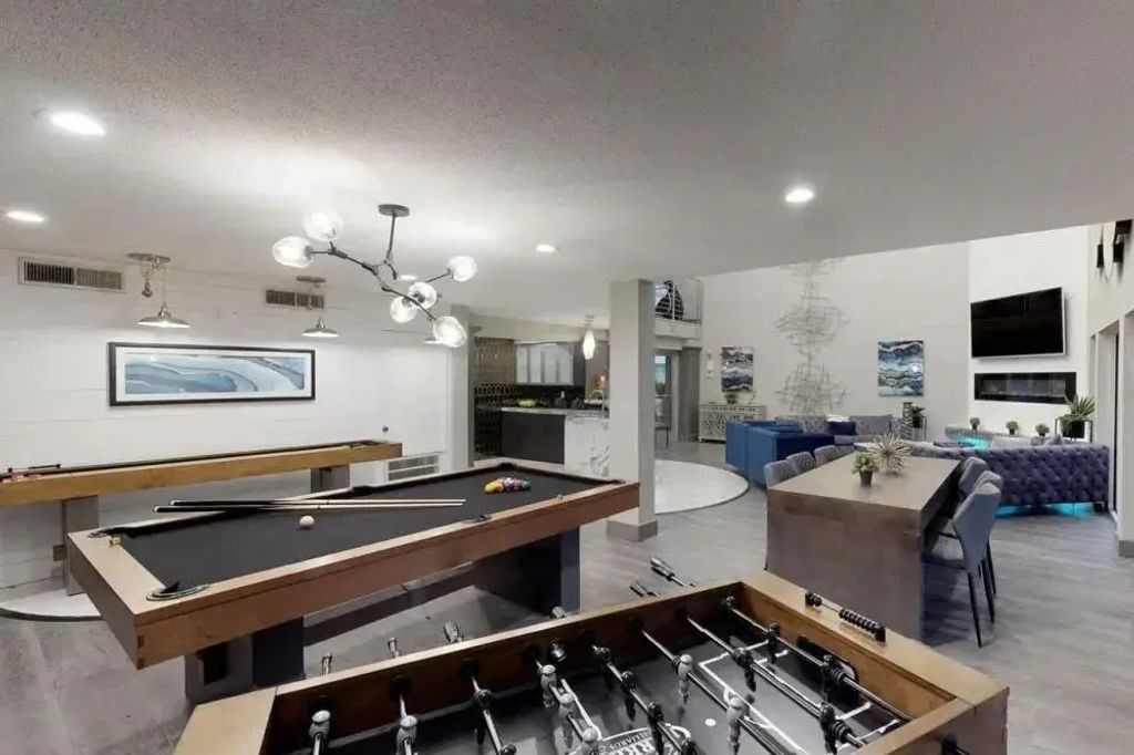 2815 Greenridge Drive 2-085, North Houston